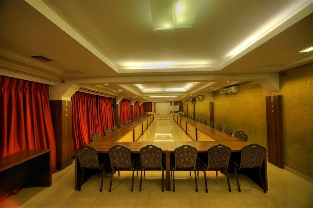 Zaras Resort Khandala Lonavala Eksteriør bilde